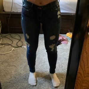 Hollister Size 7short Skinny Jeans With Rips!